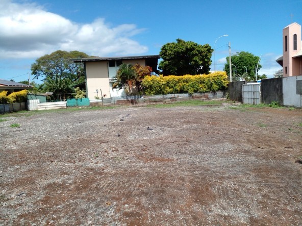 A LOUER PAPEETE TERRAIN COMMERCIAL